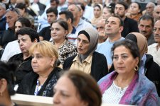 Ermənistan silahlı qüvvələrinin azərbaycanlıları əsir götürərkən işgəncə vermələrini əks etdirən videokadrlar məhkəmədə nümayiş etdirilib (FOTO)