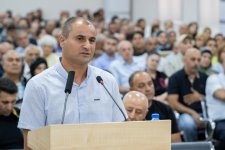 Ermənistan silahlı qüvvələrinin azərbaycanlıları əsir götürərkən işgəncə vermələrini əks etdirən videokadrlar məhkəmədə nümayiş etdirilib (FOTO)