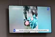 Ermənistan silahlı qüvvələrinin azərbaycanlıları əsir götürərkən işgəncə vermələrini əks etdirən videokadrlar məhkəmədə nümayiş etdirilib (FOTO)
