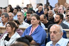 Ermənistan silahlı qüvvələrinin azərbaycanlıları əsir götürərkən işgəncə vermələrini əks etdirən videokadrlar məhkəmədə nümayiş etdirilib (FOTO)
