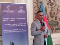 Baku Network Parisdə ilk dəfə olaraq erməni təcavüzü nəticəsində həlak olmuş azərbaycanlı jurnalistlərlə bağlı məsələ qaldırıb (FOTO/VİDEO)