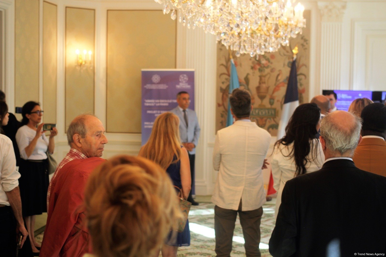 Baku Network Parisdə ilk dəfə olaraq erməni təcavüzü nəticəsində həlak olmuş azərbaycanlı jurnalistlərlə bağlı məsələ qaldırıb (FOTO/VİDEO)