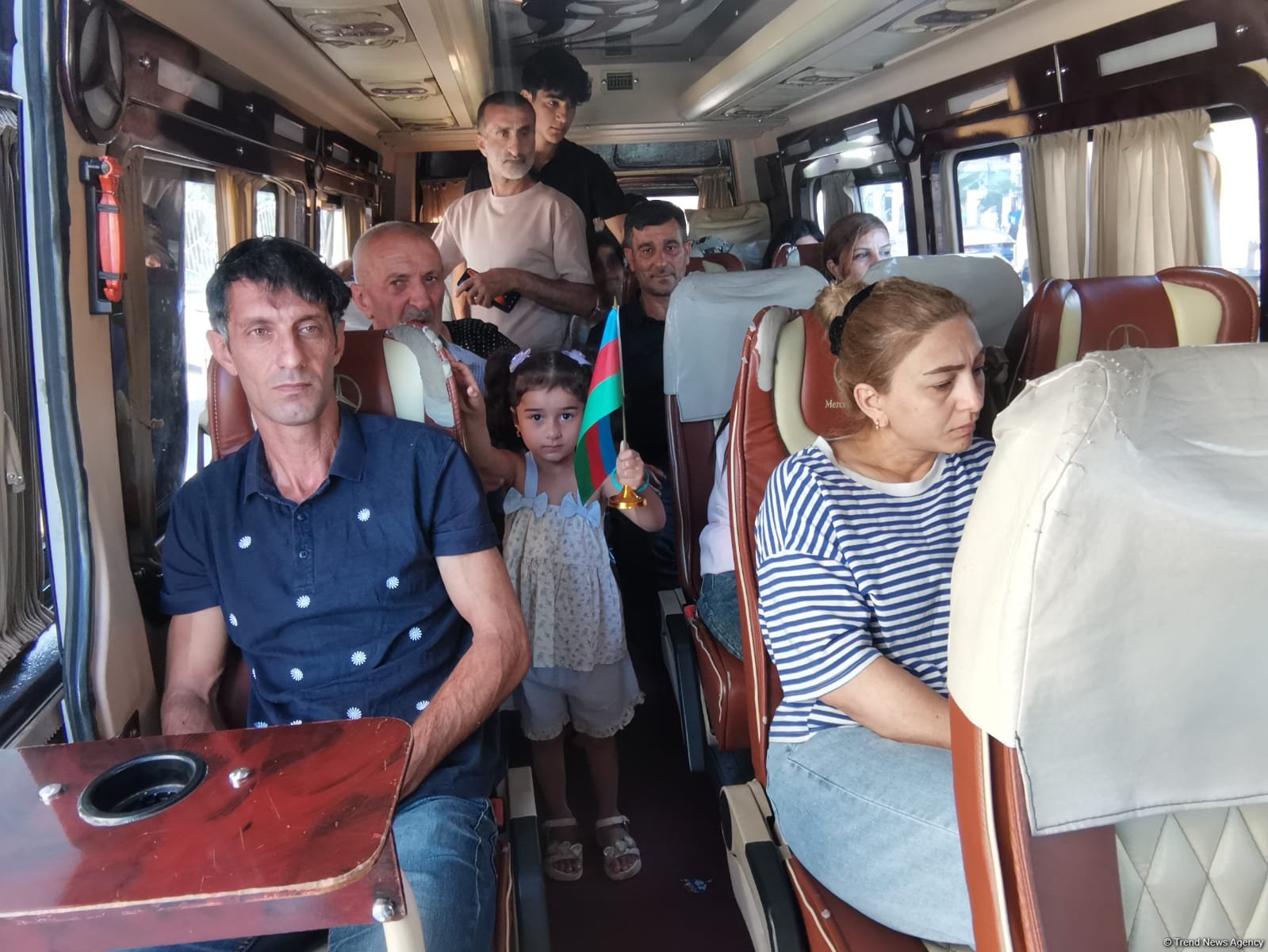 Xocalı rayonunun Xanyurdu və Təzəbinə kəndlərinə ilk köç karvanı yola salınıb (FOTO)