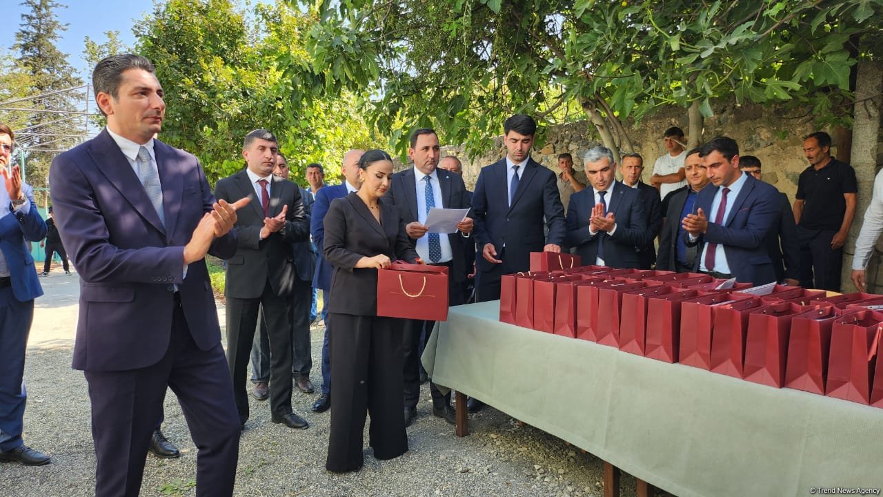 Köç karvanı Xocalı rayonunun Xanyurdu kəndinə çatıb (FOTO)