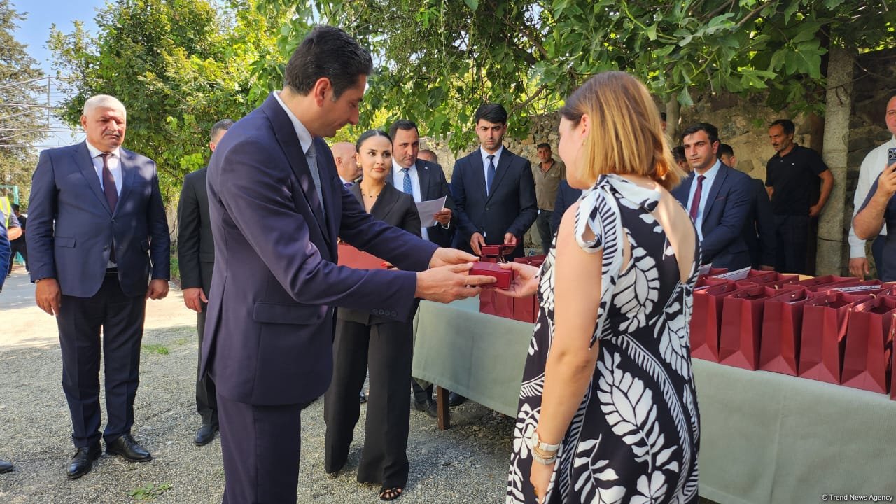 Köç karvanı Xocalı rayonunun Xanyurdu kəndinə çatıb (FOTO)