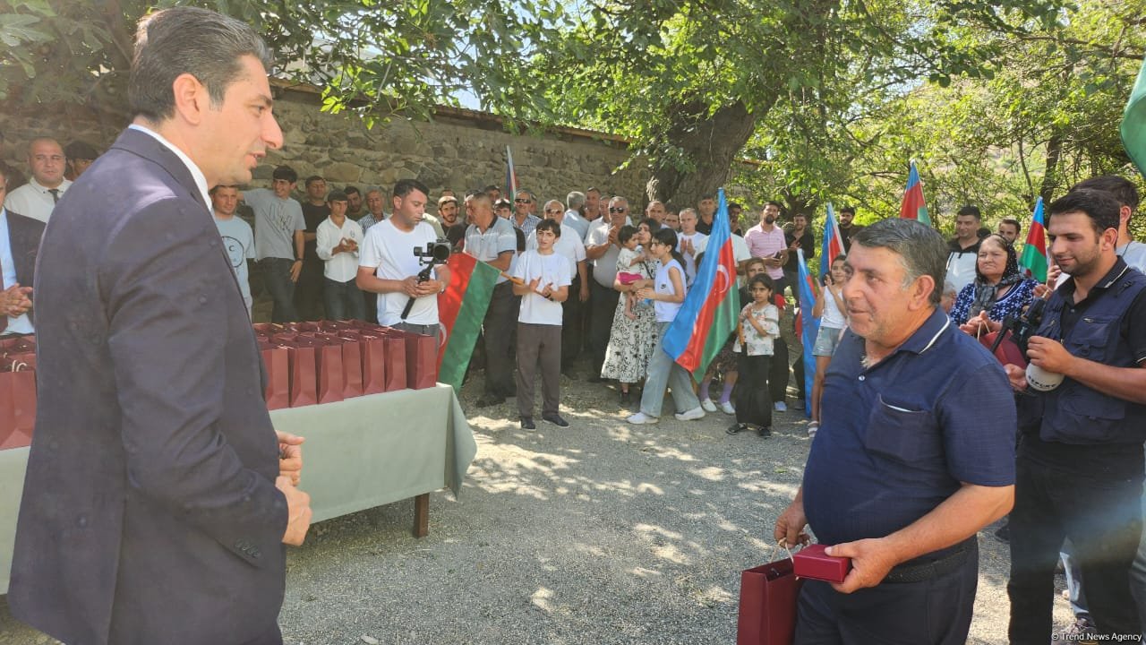 Köç karvanı Xocalı rayonunun Xanyurdu kəndinə çatıb (FOTO)
