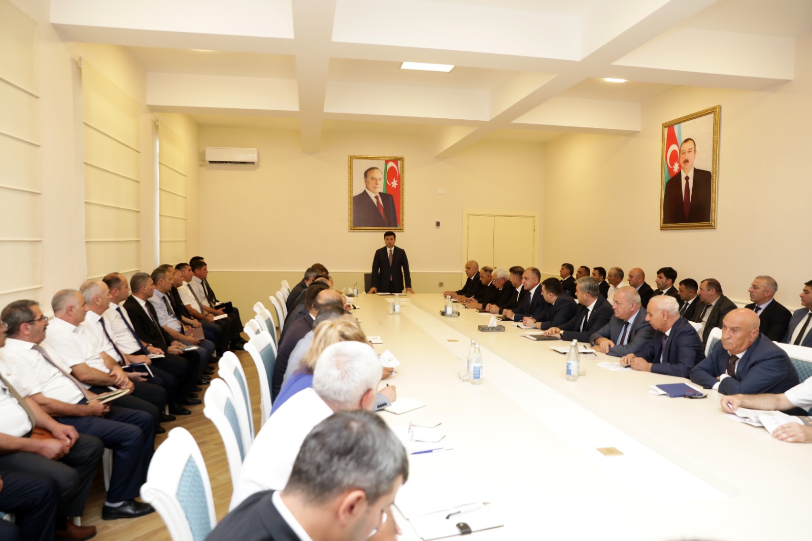 Xaçmaz Rayon icra Hakimiyyətində müşavirə keçirilib (FOTO)