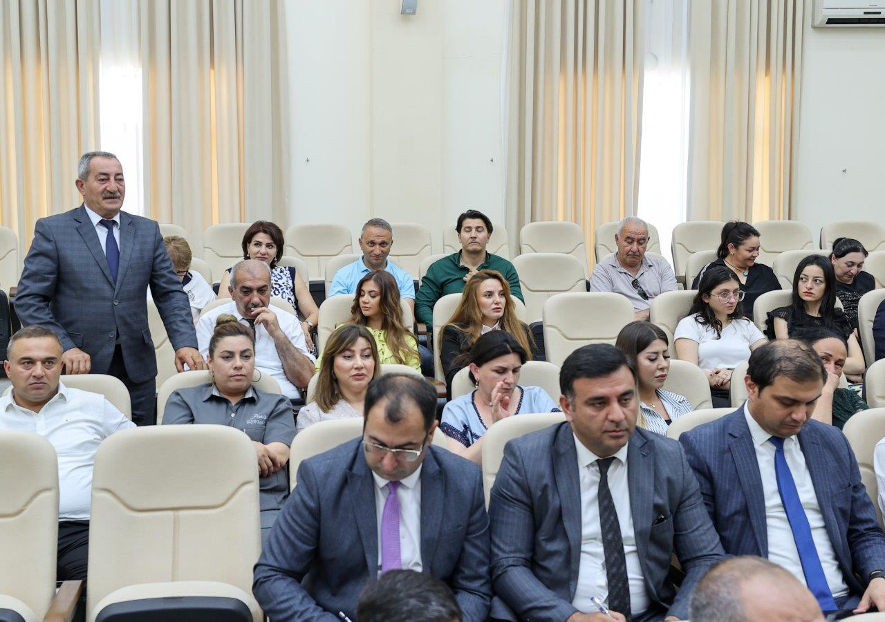 Pirallahı rayonunda sahibkarlarla görüş keçirilib (FOTO)