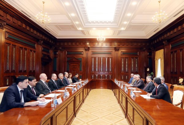 Azərbaycan və İraq arasında maraq doğuran məsələlər ətrafında fikir mübadiləsi aparılıb (FOTO)