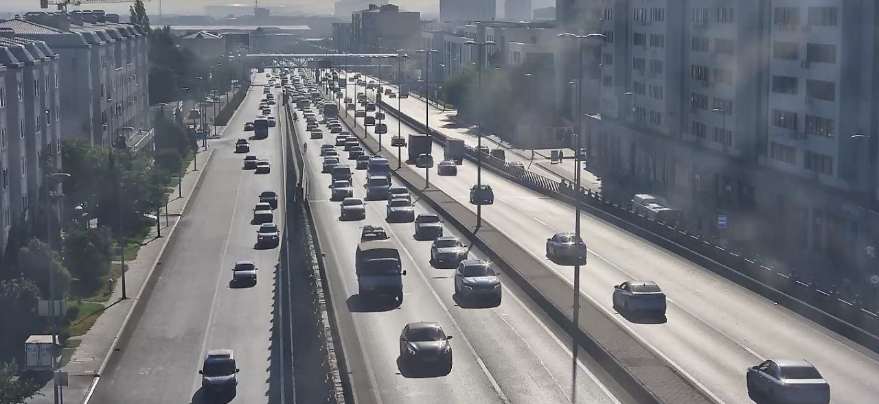Sürücülərin NƏZƏRİNƏ: Paytaxtın bir sıra yollarında tıxac var - SİYAHI (FOTO)