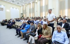 Pirallahı rayonunda sahibkarlarla görüş keçirilib (FOTO)