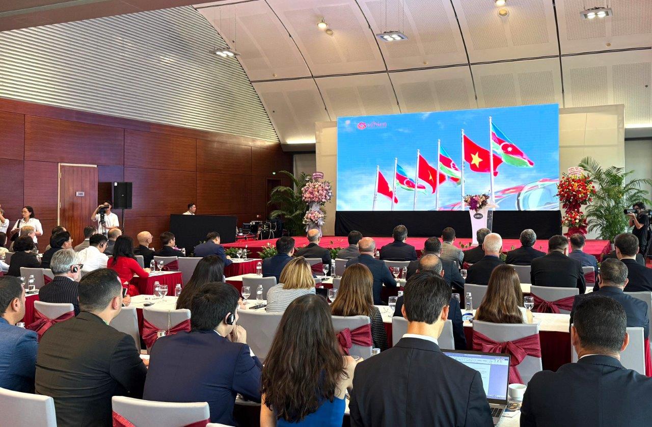 Vyetnam-Azərbaycan Biznes Şurasının ilk iclası və biznes forum keçirilib (FOTO)
