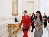 Heydər Əliyev Fondunun vitse-prezidenti Leyla Əliyeva Türkmənistan Xalq Məsləhəti sədrinin qızı Oquldjaxan Atabayeva ilə görüşüb (FOTO)