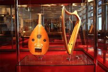 Ulviyya Mahmud Barselona Musiqi Muzeyinə Azərbaycan kamançasını hədiyyə edib (FOTO)