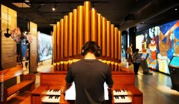 Ulviyya Mahmud Barselona Musiqi Muzeyinə Azərbaycan kamançasını hədiyyə edib (FOTO)