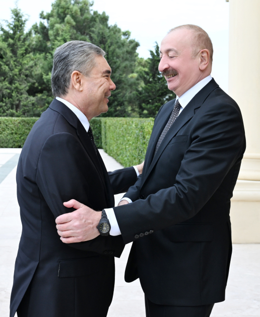 Prezident İlham Əliyevin Türkmənistan Xalq Məsləhətinin sədri Qurbanqulu Berdiməhəmmədov ilə görüşü olub (FOTO)