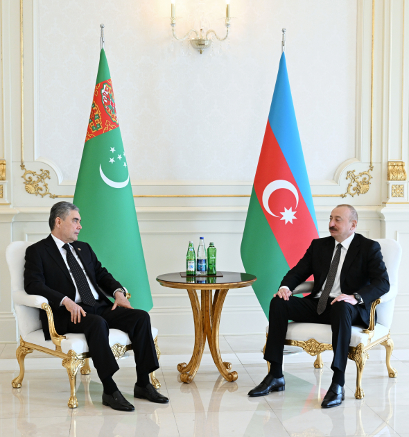 Prezident İlham Əliyevin Türkmənistan Xalq Məsləhətinin sədri Qurbanqulu Berdiməhəmmədov ilə görüşü olub (FOTO)