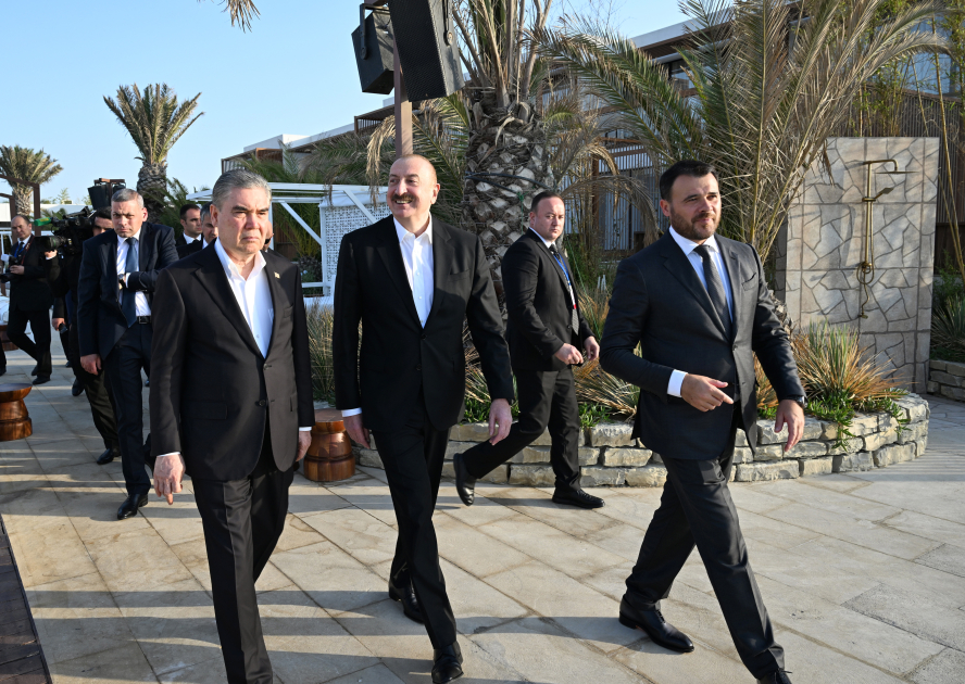 Prezident İlham Əliyev və Türkmənistan Xalq Məsləhətinin sədri Qurbanqulu Berdiməhəmmədov “Sea Breeze”də olublar (FOTO/VİDEO)