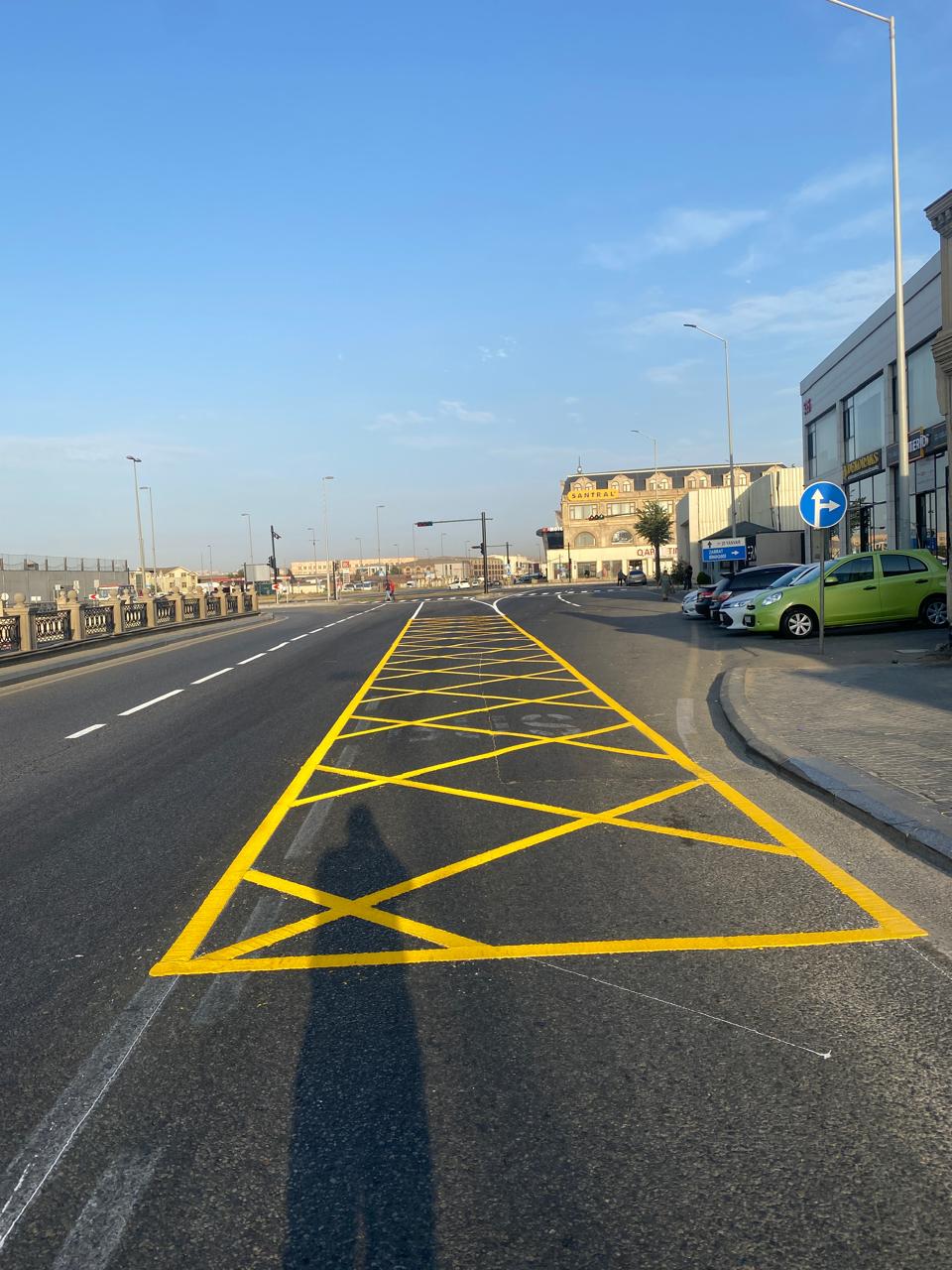 Böyükşor-Pirşağı yolu ilə kəsişməsində yol hərəkətinin təşkilində dəyişiklik edilib (FOTO)