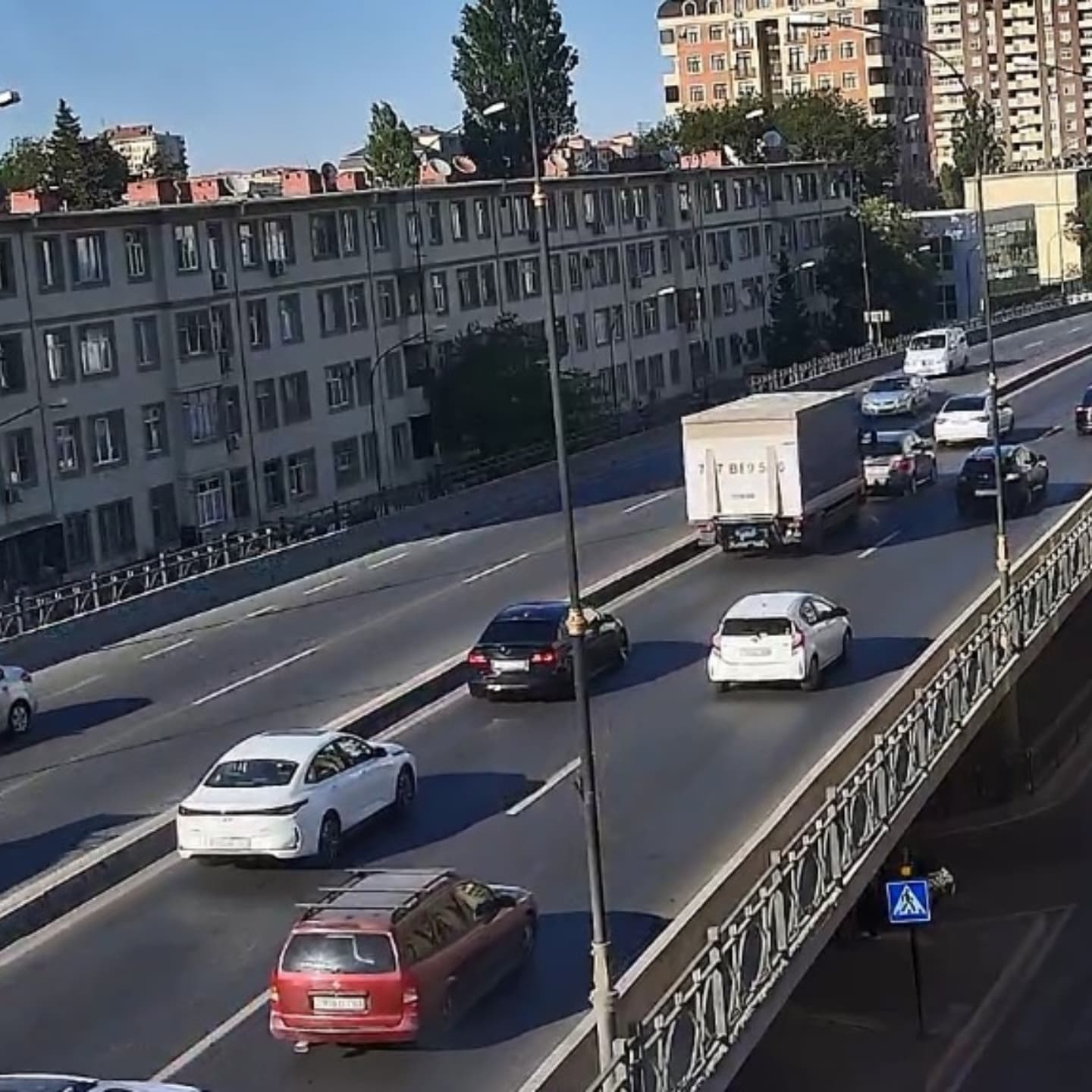 Sürücülərin NƏZƏRİNƏ: Bakıda bu yollarda sıxlıq var - SİYAHI (FOTO)