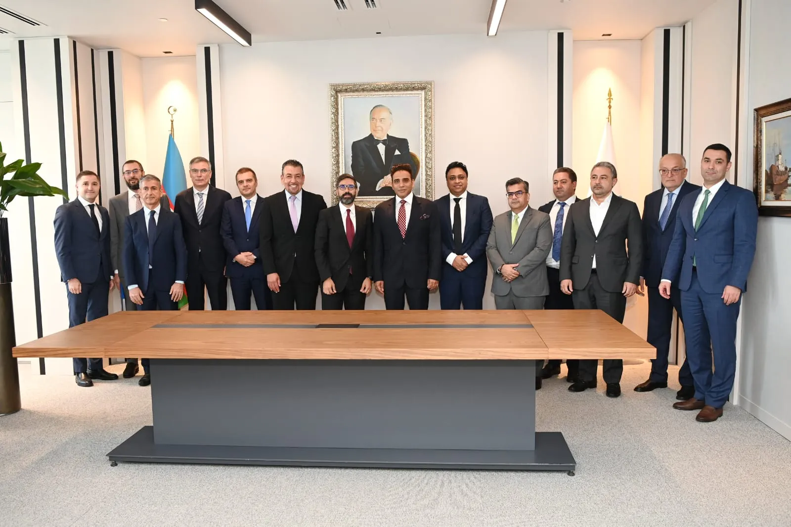 SOCAR ilə BƏƏ şirkəti arasında ağıllı qaz şəbəkəsilə bağlı müqavilə imzalanıb (FOTO)