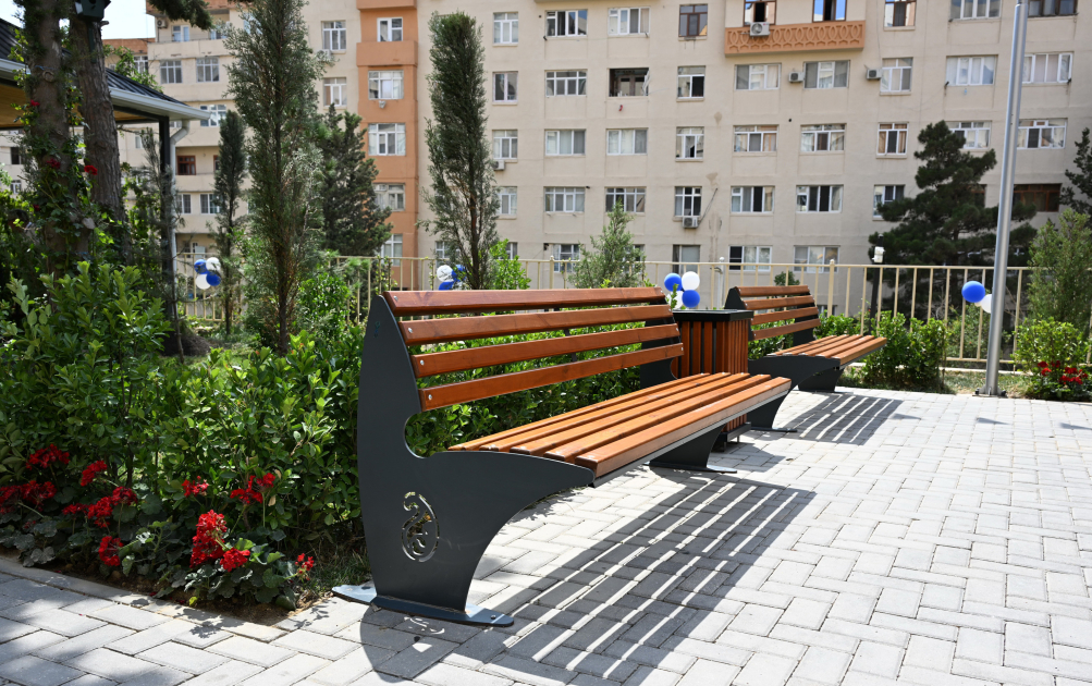 Heydər Əliyev Fondunun vitse-prezidenti Leyla Əliyevanın iştirakı ilə “Bizim həyət” layihəsi çərçivəsində yenilənmiş növbəti həyət sakinlərin istifadəsinə verilib (FOTO)