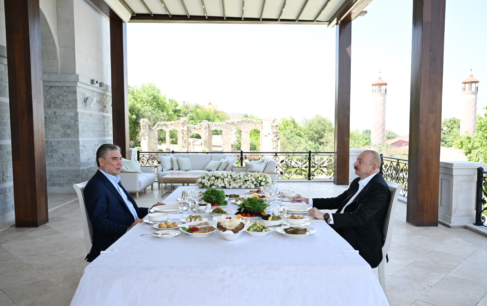 Prezident İlham Əliyev və Qurbanqulu Berdiməhəmmədov Şuşada birgə nahar ediblər (FOTO)