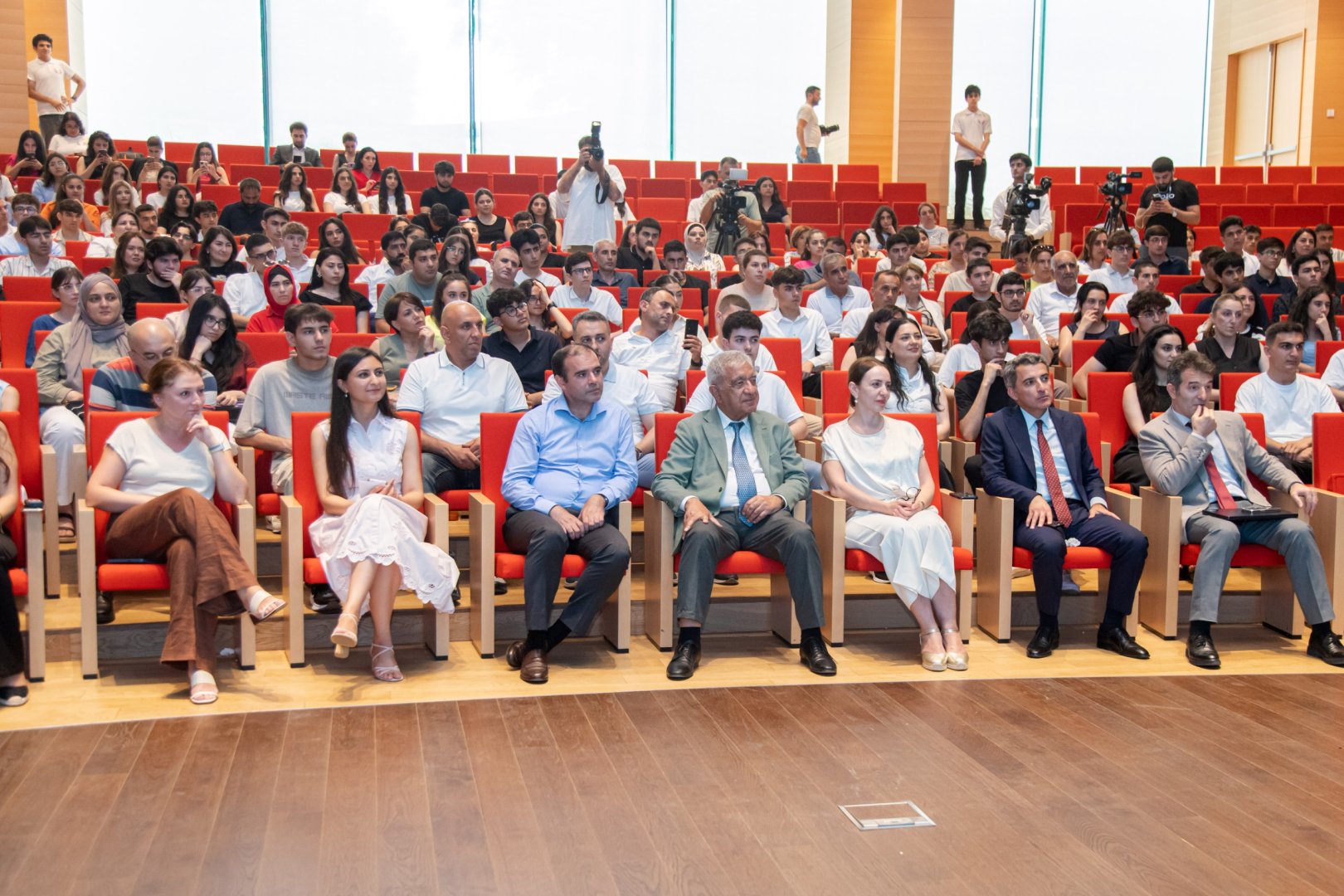 ADA Universiteti dövlət sifarişli yerlərə tələbə qəbuluna başlayır (FOTO)