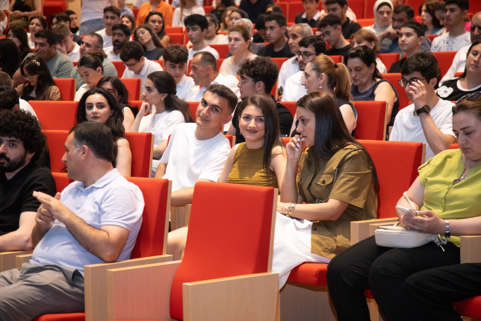 ADA Universiteti dövlət sifarişli yerlərə tələbə qəbuluna başlayır (FOTO)