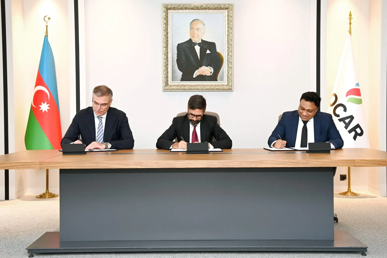 SOCAR ilə BƏƏ şirkəti arasında ağıllı qaz şəbəkəsilə bağlı müqavilə imzalanıb (FOTO)