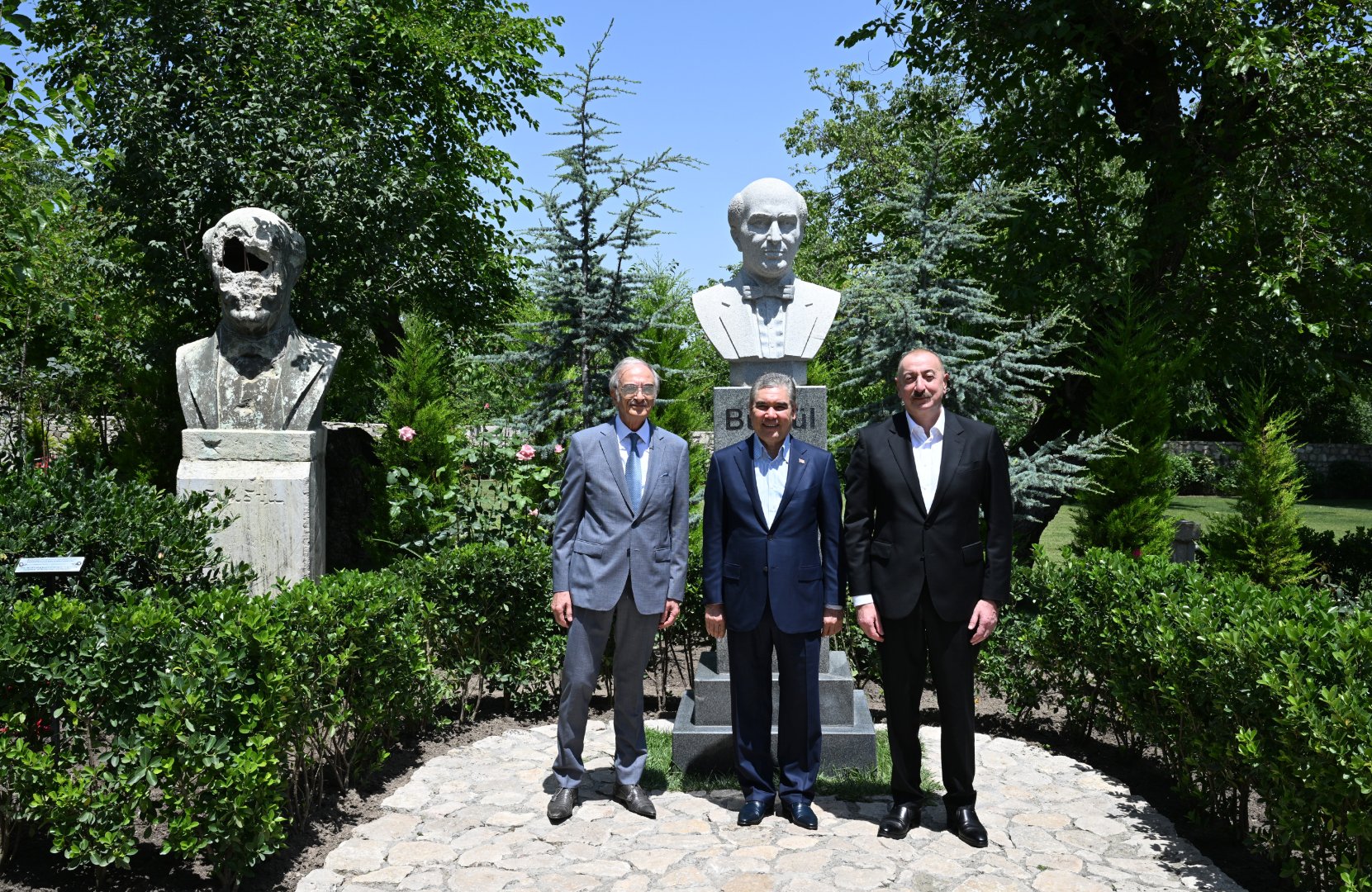 Prezident İlham Əliyev və Türkmənistan Xalq Məsləhətinin sədri Şuşada Bülbülün ev-muzeyində olublar (FOTO)