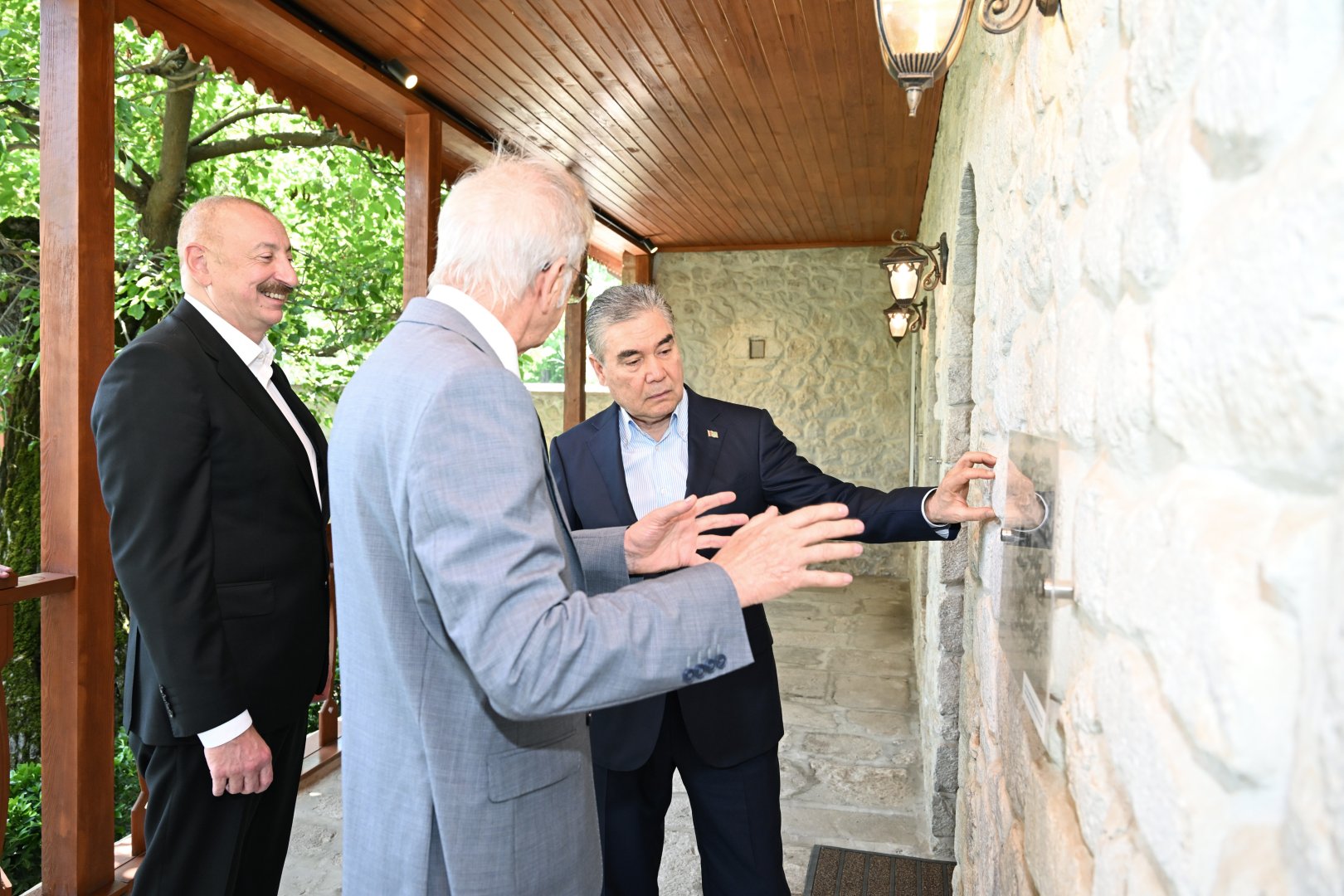 Prezident İlham Əliyev və Türkmənistan Xalq Məsləhətinin sədri Şuşada Bülbülün ev-muzeyində olublar (FOTO)