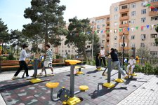 Heydər Əliyev Fondunun vitse-prezidenti Leyla Əliyevanın iştirakı ilə “Bizim həyət” layihəsi çərçivəsində yenilənmiş növbəti həyət sakinlərin istifadəsinə verilib (FOTO)