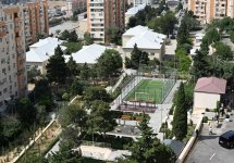 Heydər Əliyev Fondunun vitse-prezidenti Leyla Əliyevanın iştirakı ilə “Bizim həyət” layihəsi çərçivəsində yenilənmiş növbəti həyət sakinlərin istifadəsinə verilib (FOTO)