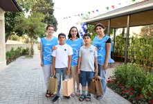 Heydər Əliyev Fondunun vitse-prezidenti Leyla Əliyevanın iştirakı ilə “Bizim həyət” layihəsi çərçivəsində yenilənmiş növbəti həyət sakinlərin istifadəsinə verilib (FOTO)