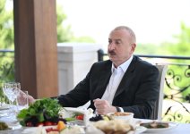 Prezident İlham Əliyev və Qurbanqulu Berdiməhəmmədov Şuşada birgə nahar ediblər (FOTO)