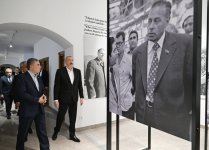 Prezident İlham Əliyev və Qurbanqulu Berdiməhəmmədov Şuşadakı Yaradıcılıq Mərkəzində “Heydər Əliyev və Qarabağ” sərgisi ilə tanış olublar (FOTO)