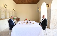 Prezident İlham Əliyev və Qurbanqulu Berdiməhəmmədov Şuşada Mehmandarovların malikanə kompleksində olublar (FOTO)