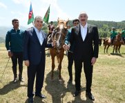 Prezident İlham Əliyev Qurbanqulu Berdiməhəmmədova Cıdır düzündə “Dostluq” adlı Qarabağ atı hədiyyə edib (FOTO)