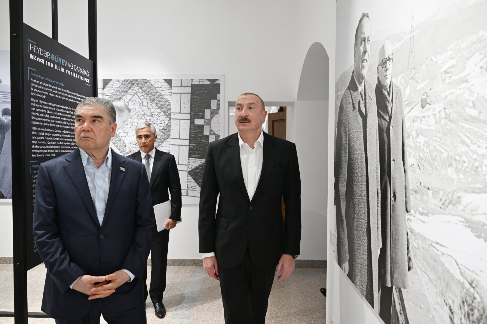 Prezident İlham Əliyev və Qurbanqulu Berdiməhəmmədov Şuşadakı Yaradıcılıq Mərkəzində “Heydər Əliyev və Qarabağ” sərgisi ilə tanış olublar (FOTO)