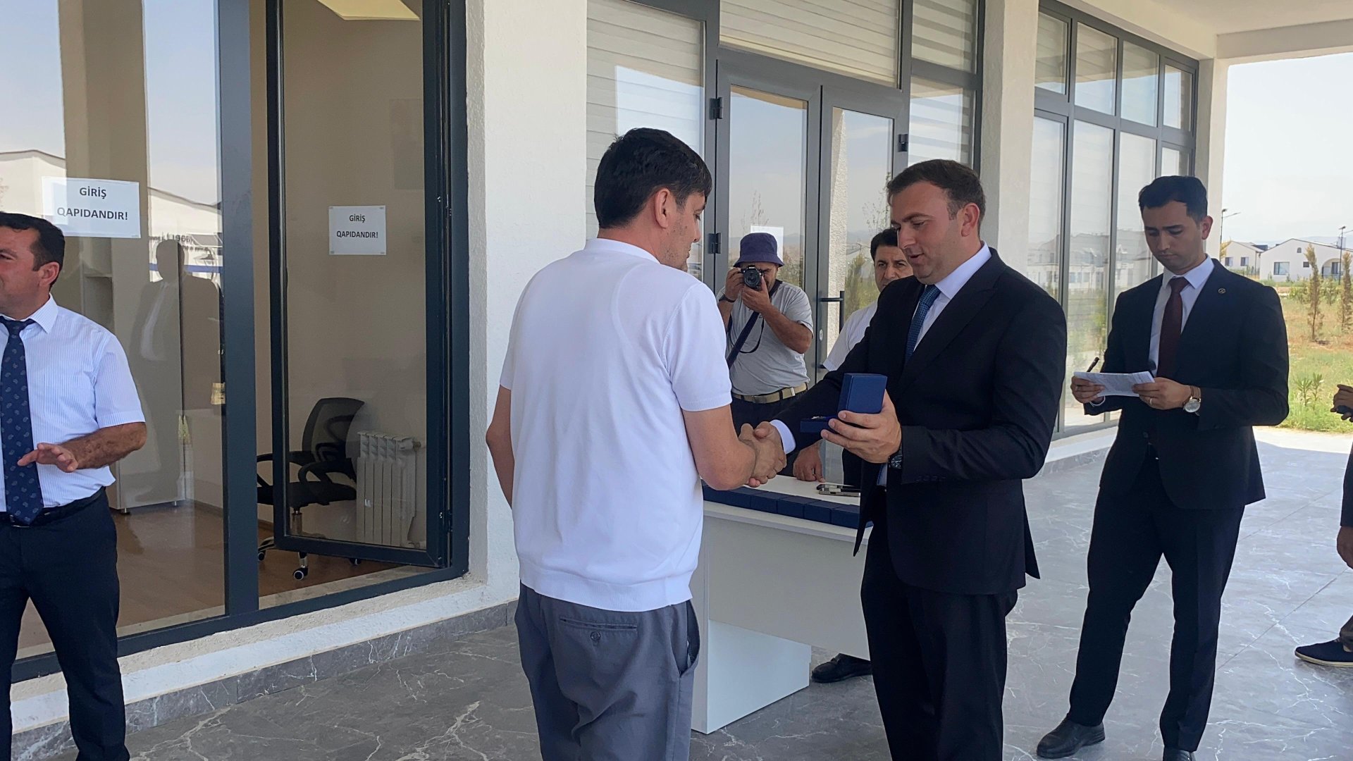 Növbəti köç karvanı Kəngərli kəndinə çatıb: 43 ailəyə evlərinin açarları təqdim edilib (FOTO)