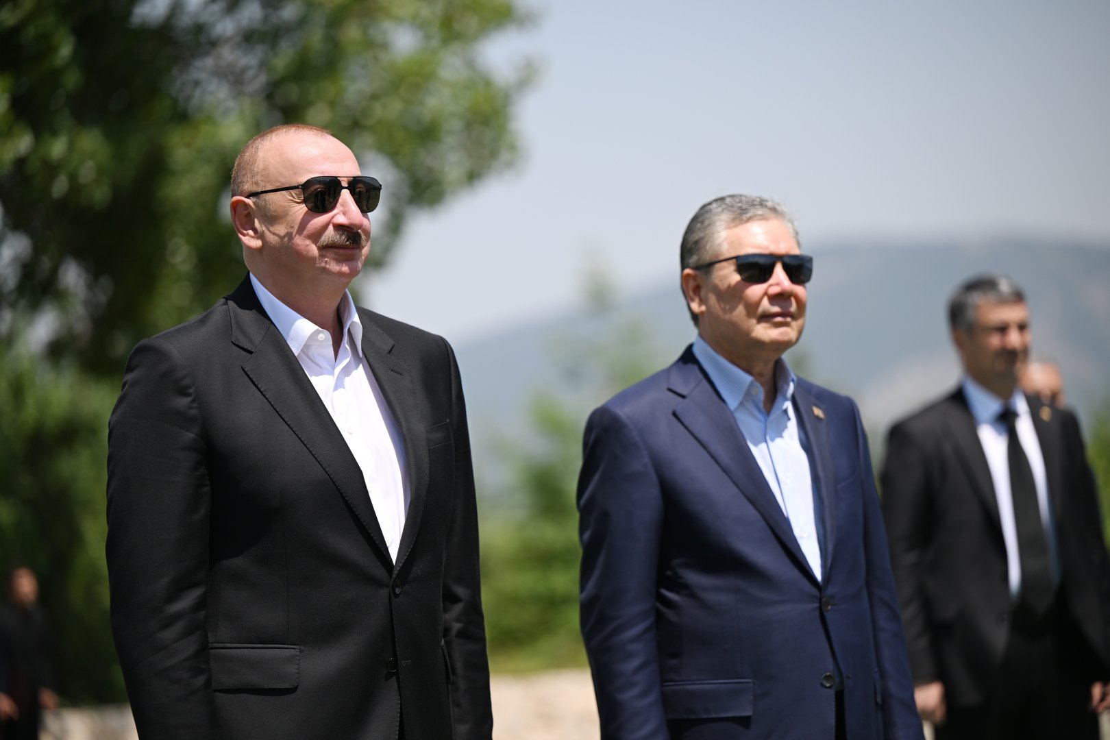 Prezident İlham Əliyev Qurbanqulu Berdiməhəmmədova Cıdır düzündə “Dostluq” adlı Qarabağ atı hədiyyə edib (FOTO)