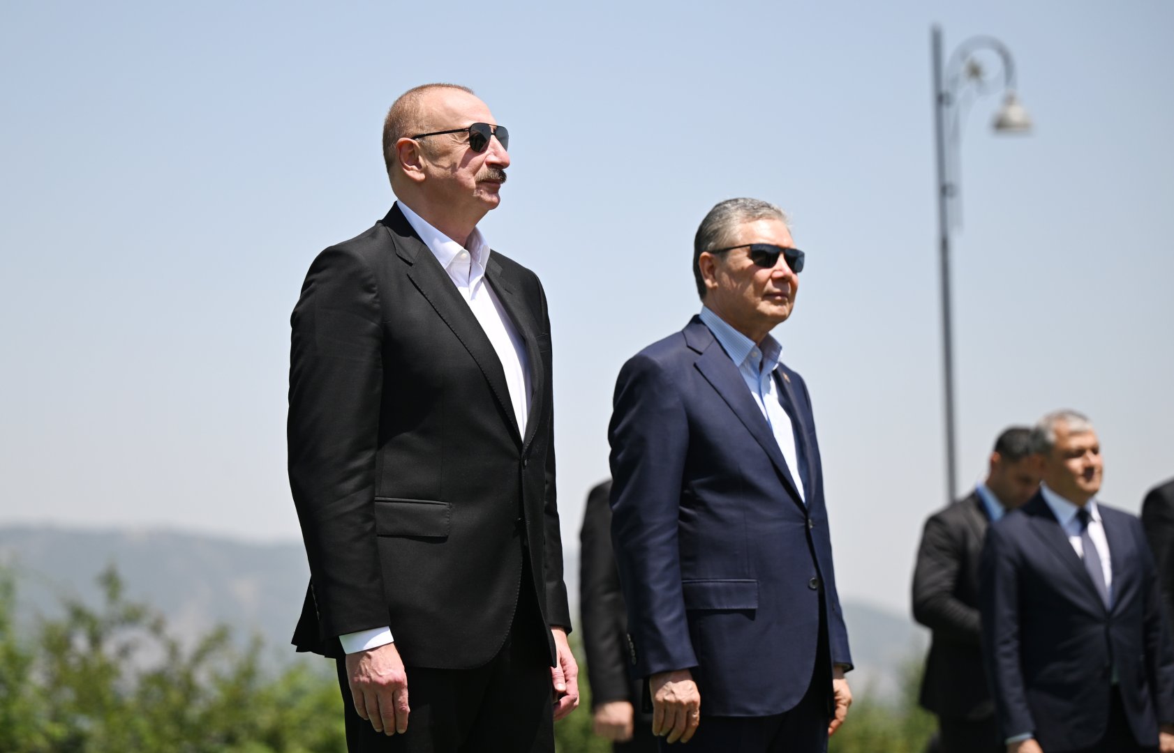 Prezident İlham Əliyev Qurbanqulu Berdiməhəmmədova Cıdır düzündə “Dostluq” adlı Qarabağ atı hədiyyə edib (FOTO)