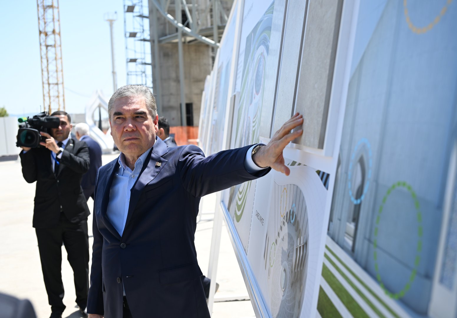Prezident İlham Əliyev və Türkmənistan Xalq Məsləhətinin sədri Yeni Şuşa məscidində tikinti işlərinin gedişi ilə tanış olublar (FOTO)