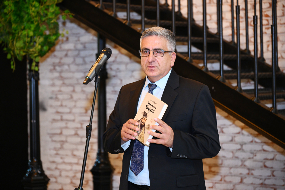 Heydər Əliyev Fondunun vitse-prezidenti Leyla Əliyeva Bakı Kitab Mərkəzində “Tanımadığımız Konfutsi” adlı gecədə iştirak edib (FOTO)