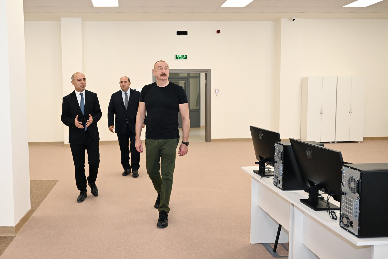 Prezident İlham Əliyev Ağdam şəhər 1 nömrəli tam orta məktəbin binasının açılışında iştirak edib (FOTO)