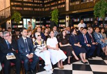 Heydər Əliyev Fondunun vitse-prezidenti Leyla Əliyeva Bakı Kitab Mərkəzində “Tanımadığımız Konfutsi” adlı gecədə iştirak edib (FOTO)