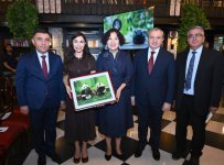 Heydər Əliyev Fondunun vitse-prezidenti Leyla Əliyeva Bakı Kitab Mərkəzində “Tanımadığımız Konfutsi” adlı gecədə iştirak edib (FOTO)