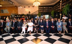 Heydər Əliyev Fondunun vitse-prezidenti Leyla Əliyeva Bakı Kitab Mərkəzində “Tanımadığımız Konfutsi” adlı gecədə iştirak edib (FOTO)