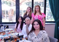Bakı Şəhəri üzrə Təhsil İdarəsi media nümayəndələri ilə görüş keçirib (FOTO)